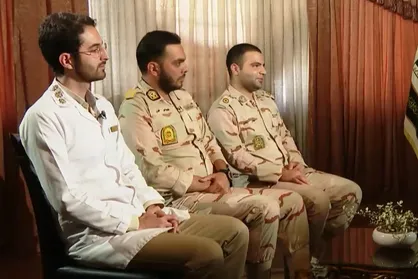 بدون تعارف با سربازان مرزبانی که با سه میلیون تومان حقوق زندانی آزاد می&lrm;کنند!