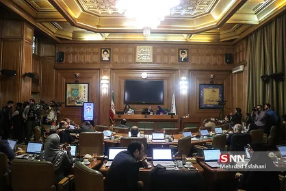 سنجش دمای بدن اعضای شورا و خبرنگاران در هنگام ورود به صحن شورا