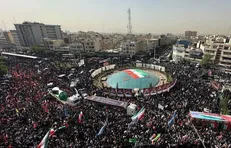 تایم لپسی از حضور پرشور و بی انتهای مردم در تشییع پیکر مطهر سرداران، دانشمندان و شهدای حمله تروریستی رژیم صهیونیستی