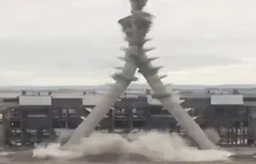انفجار مهندسی شده دو برج سیمانی