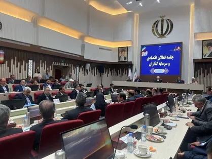 عارف: دولت با خرید ۶ میلیون تن طلا تراز تجاری امسال را نسبت به سال گذشته مثبت کرد