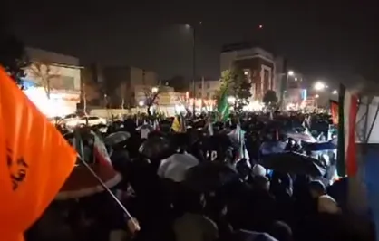 حضور باشکوه و غیرتمندانه مردم البرز در خیابان&zwnj;ها زیر بارش باران