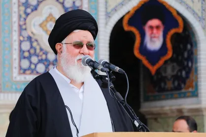 آیت&zwnj;الله علم&zwnj;الهدی: سرجا نشاندن دلالان کار سختی نیست / اگر بدحجابی شروع شود نحسی آن گریبان همه را می&zwnj;گیرد