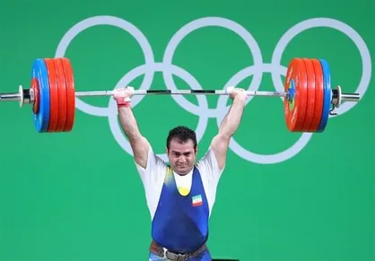 سهراب مرادی دست به وزنه شد