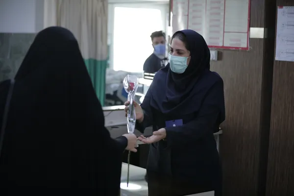 حضور داوطلبان جمعیت امام رضایی‌ها در بیمارستان ۵۰۱ ارتش 