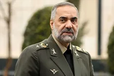 وزیر دفاع: اقدام آمریکا و انگلیس علیه یمن کاملا محکوم است/ یمنی‌ها مستقل عمل می‌کنند+ فیلم