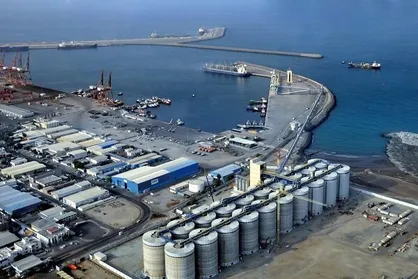 آتش گرفتن ۷ تا ۱۰ نفتکش در انفجار بندر فجیره