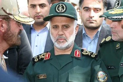 آتش&zwnj;زدن مزار سردار شهید جنگ ۱۲ روزه توسط اغتشاشگران + عکس
