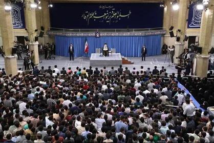 دانشجویان در حضور رهبر انقلاب عزاداری می&zwnj;کنند