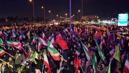 میثاق دوباره با آرمان&zwnj;ها؛ حضور حماسی شیرازی&zwnj;ها در خیابان&zwnj;ها برای بیعت با رهبر انقلاب + ویدیو