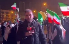مردم کفن پوش در میدان انقلاب حاضر شدند