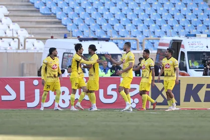 جدول لیگ برتر ایران پس از باخت پرسپولیس و تساوی تراکتور و استقلال