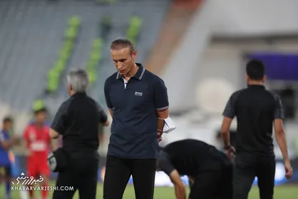 سرمربی پرسپولیس سرانجام به حرف آمد/ کار حامد لک ناپسند بود؛ حرکت او را تأیید نمی&zwnj;کنم