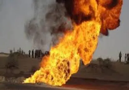 خط سراسری انتقال بنزین در شوش آتش گرفت