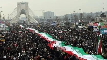 ادامه مسیر پر فروغ انقلاب اسلامی عمل به بیانیه گام دوم انقلاب است