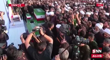 فیلم کامل اقامه نماز بر پیکر مطهر رهبر شهید انقلاب توسط آیت&zwnj;الله جوادی آملی در مسجد جمکران