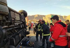 ۱۵ دانشجوی دانشگاه آزاد خمینی شهر در حادثه واژگونی مینی بوس زخمی شدند