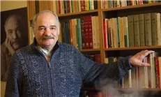 خانه شاعران به حیاط خلوت جریان اصلاحات بدل شد/ جشن انتخاباتی رئیس‌جمهور با دستکاری در شعر سهراب