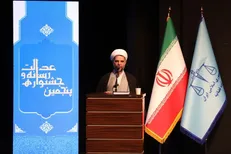 رسانه باید در جهت رشد و اعتلای افکار عمومی حرکت کند