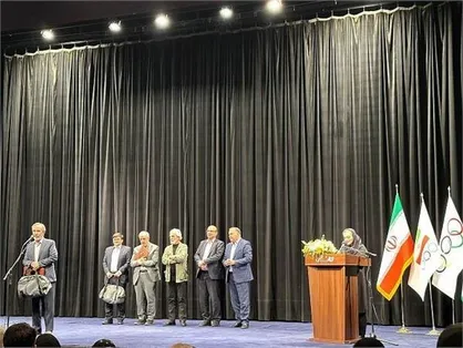 مراسم اکران فیلم سینمایی آتش و گلستان/علی&zwnj;نژاد:مدال آوری زمانی زیباست که اخلاق و منش پهلوانی هم زیبنده آن باشد