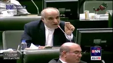 نماینده مجلس: چرا هیچکدام از اعضای هیئت رئیسه در صندلی خودشان حضور ندارند؟ / نیکزاد: ما سه نفر رو هیچ حساب کردید!