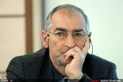 زیباکلام: بعد از سخنان دیشب روحانی فکر کردم دو تا ایران داریم!
