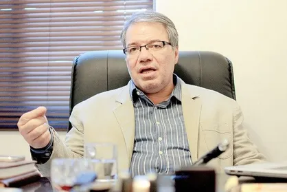 روحانی خصلتاً محافظه&zwnj;کار است؛ &laquo;رادیکال&raquo; می&zwnj;شود تا از شرایط حاد عبور کند/ تلاش برای جلوگیری از حاشیه&zwnj;نشینی