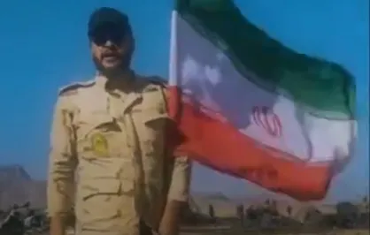 رجزخوانی تکاوران فراجا در مکان لاشه&zwnj;های هواپیما&zwnj;های آمریکا