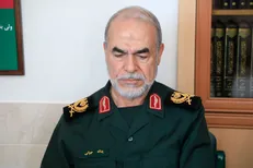 لزوم تبعیت محض از رهبر معظم انقلاب و حفظ وحدت آحاد ملت/ امروز جهان به افول هژمونی آمریکا اعتراف کرده است
