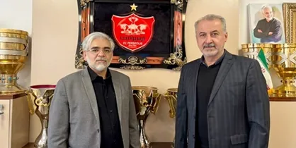 حضور رئیس سازمان خصوصی سازی در باشگاه پرسپولیس/ قول واگذاری سهام سرخ&zwnj;ها تا پایان بهمن