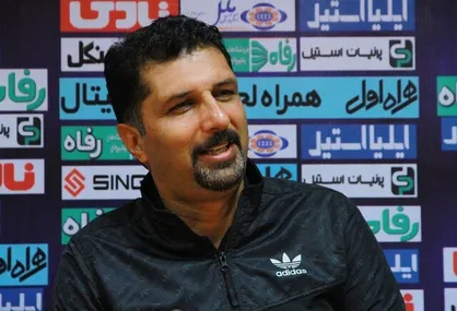 حسینی: پرسپولیس اندازه ۲ تیم بازیکن دارد