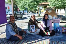 ماندگاری زائران مراسم تشییع رهبر شهید در مشهد