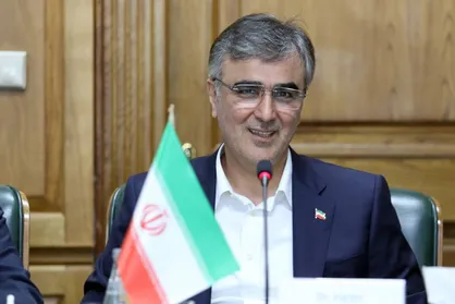 رئیس&zwnj;کل بانک مرکزی عازم عمان شد