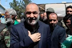 حضور سرلشکر سلامی در بین زائران پیاده مشهد مقدس