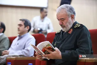 تجلیل از خانواده شهدای دانشجو