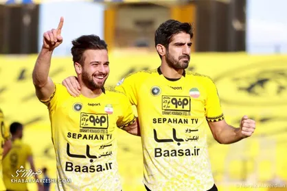 سپاهان برد و به صدر جدول رسید/ هوادار ترمز آلومینیوم را کشید