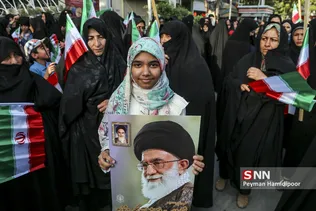 دختران انقلاب