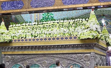 ببینید| گل آرایی حرم رضوی در عید غدیر