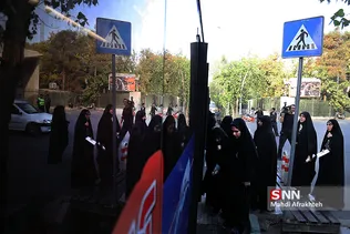 حرکت دسته عزاداری دانشگاه تهران به سمت بیت رهبری