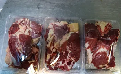 کریمی قدوسی: مافیای گوشت اجازه ارزانی نمی&lrm;دهد/ آقای رئیس جمهور به حرمت شهدا دست و پای مافیا را بشکنید