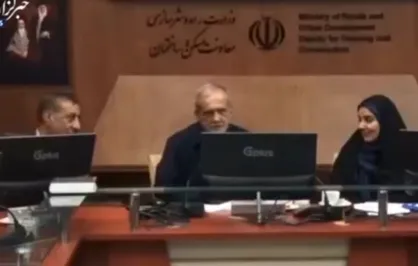 واکنش جالب رئیس جمهور به خبری مبنی بر ورود جنگنده به فضای آسمان ایران وسط جلسه