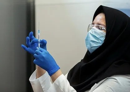 بسیج دانشجویى علوم پزشکى هرمزگان از دانشجویان برای انجام واکسیناسیون دعوت به همکارى کرد