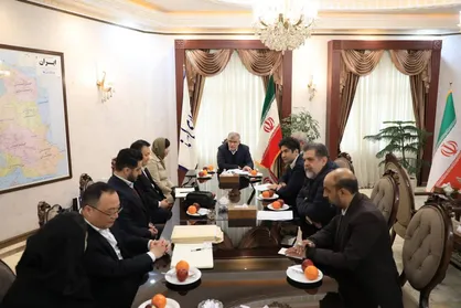نشست استاندار البرز با هیات سرمایه&zwnj;گذار چینی برای تأمین رام&zwnj;های قطارشهری کرج برگزار شد
