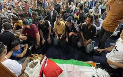 شعار فلسطینی&zwnj;ها علیه تشکیلات خودگردان در تشییع جنازه یک شهید