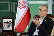 پزشکیان: نزدیک ۹۰ میلیون بشکه نفت در زمان اجرای تفاهم‌نامه فروختیم/کالابرگ را برای برخی از دهک‌ها افزایش خواهیم داد / فقط نرخ سوم قیمت بنزین پس از هماهنگی با همه نهادها و ارگان‌ها از ۵ هزار تومان به ۱۰ هزار تومان خواهد رسید + فیلم