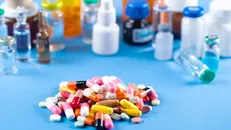 علیزاده: بین ۳ تا ۶ ماه ذخایر استراتژیک پزشکی خریداری شده است + فیلم