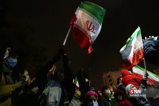 شادی مردم تهران پس از صعود تیم ملی فوتبال به جام جهانی