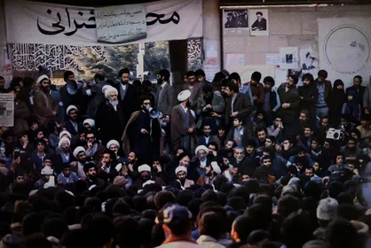 تحصن تاریخی روحانیون در دانشگاه تهران؛ جرقه&zwnj;ای برای بازگشت امام خمینی