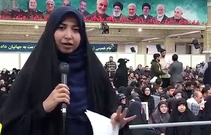 گزارشی از حسینیه امام خمینی (ره) دقایقی پیش از آغاز برنامه بزرگداشت پنجمین سالگرد شهادت سپهبد حاج قاسم سلیمانی با سخنرانی رهبر انقلاب اسلامی