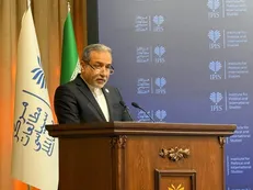 عراقچی در پاسخ به مجری آمریکایی: قدم بعدی برای من ارائه پیش‌نویس یک توافق احتمالی به دیپلمات‌های آمریکایی است؛ البته قدم بعدی برای نیروهای مسلح ما چیز دیگری است + فیلم